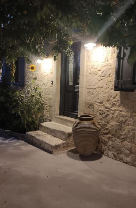 Villa Aiolia Kondoyenadha Exterior foto